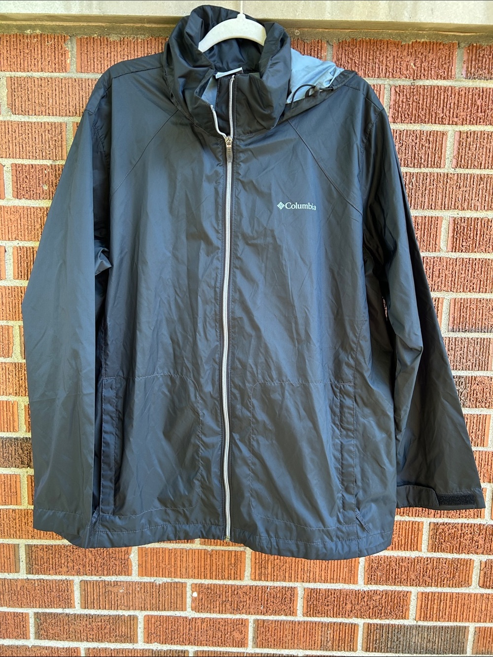 Columbia Black Men’s Lightweight Raincoat with Hood